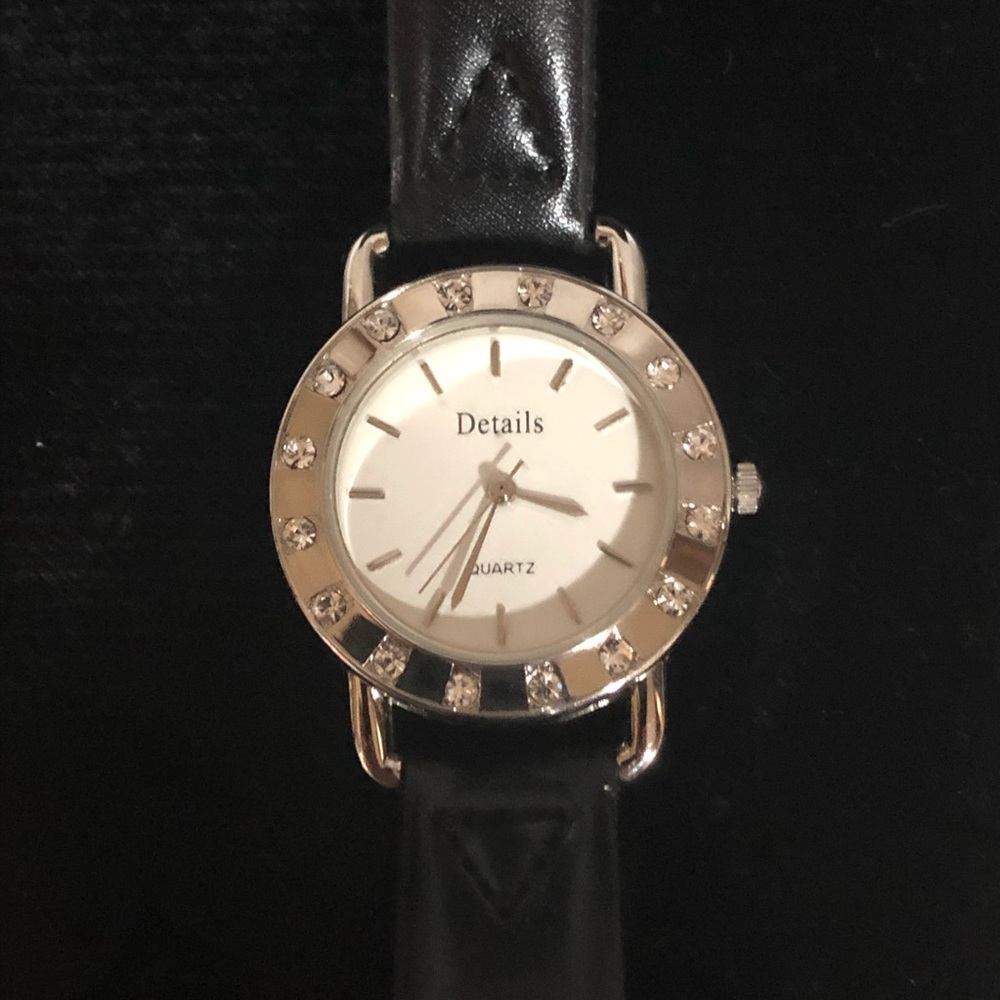 Women’s Watch - Picture 4 of 7